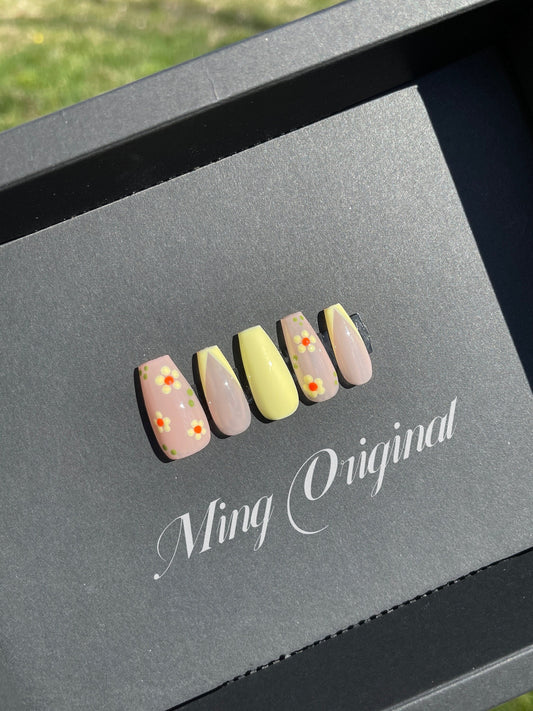 Spring yellow daisy nail set| pastel flower | Multi Colored Press on Nails, French Tip, Nude Base, Floral nails, Handmade gel art Nails.